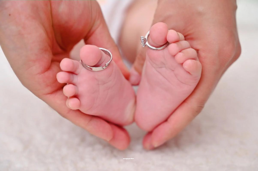 锡林郭勒宝宝睡觉频繁惊吓举手